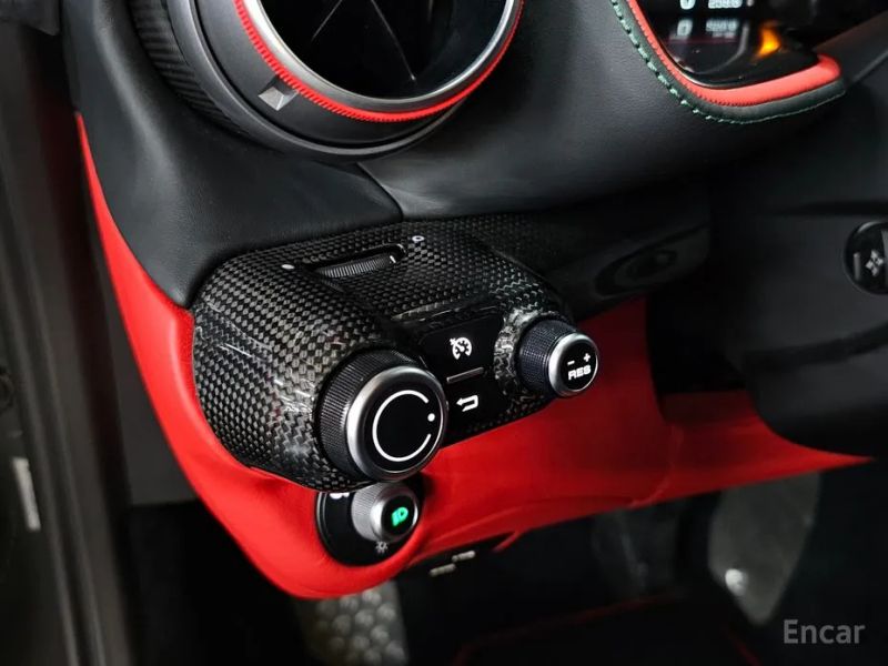 Ferrari 812