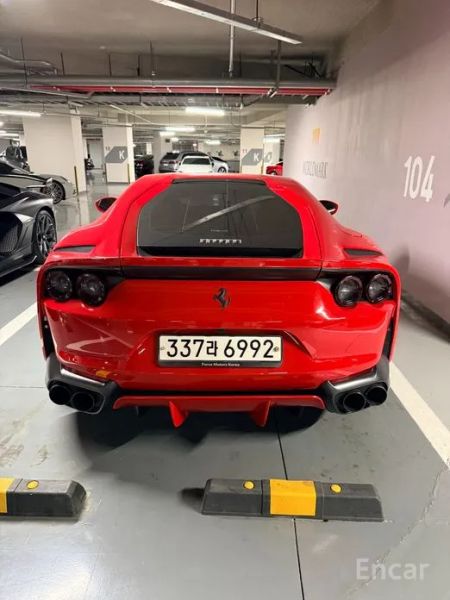 Ferrari 812