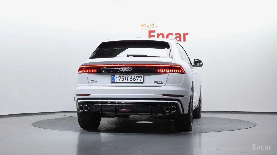 Audi Q8