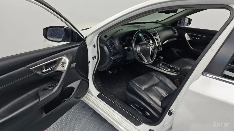 Nissan altima