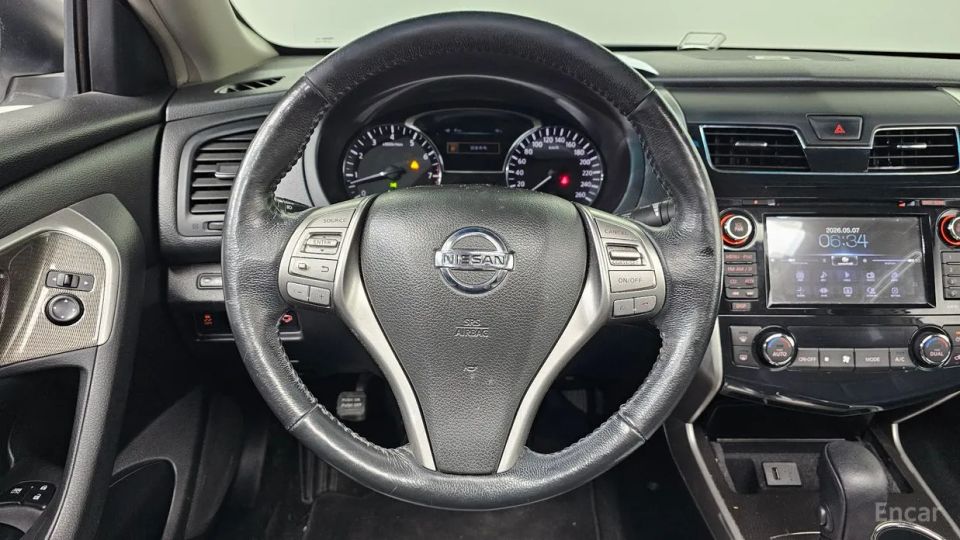 Nissan altima