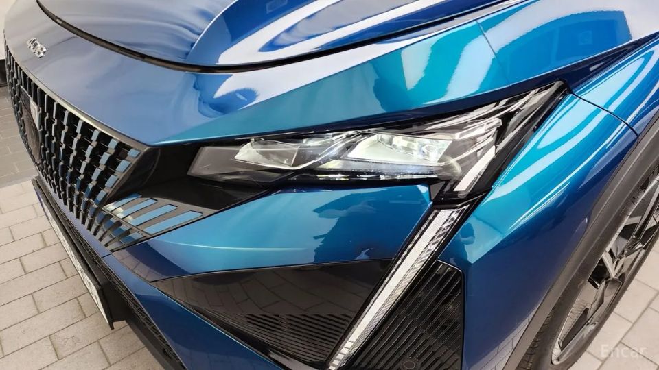 Peugeot 408