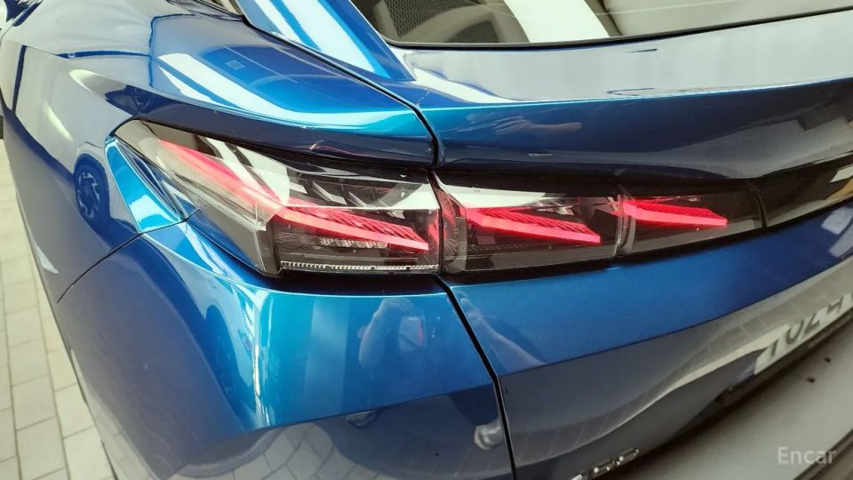Peugeot 408