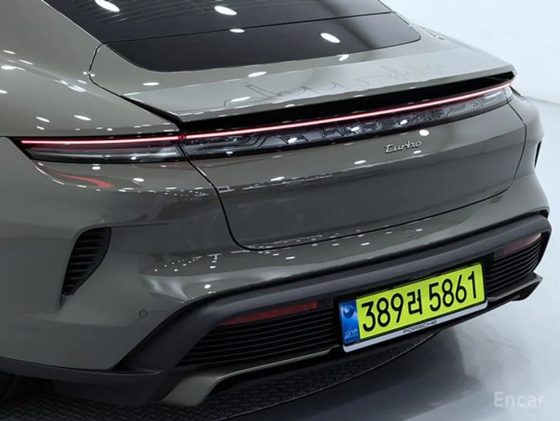 Porsche Taycan
