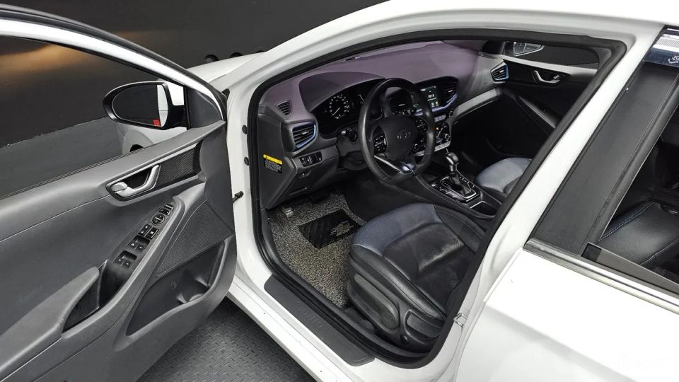 Hyundai Ioniq