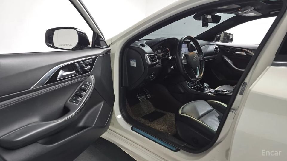 Infiniti Q30