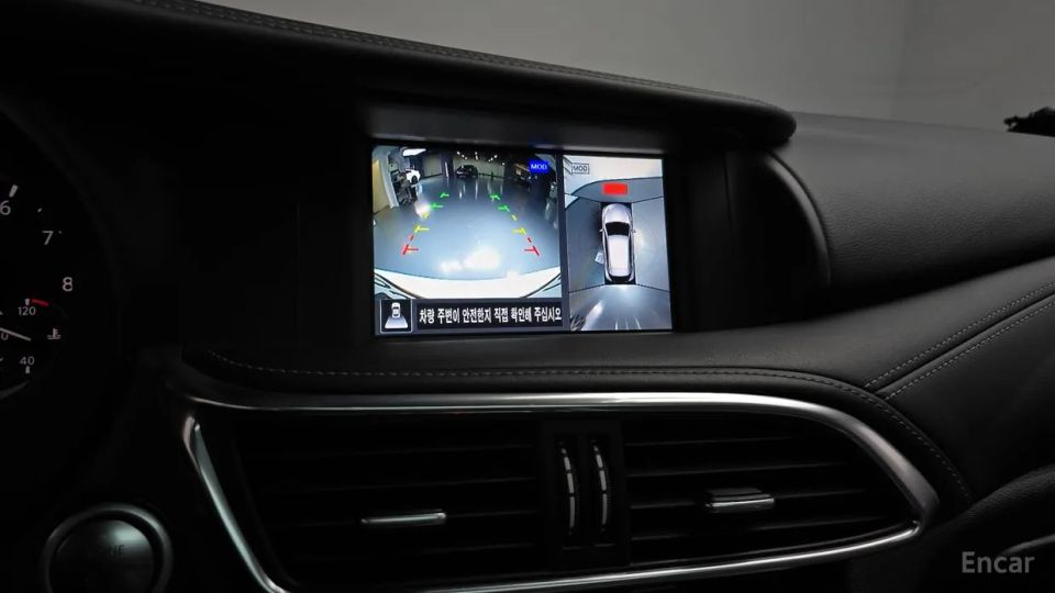 Infiniti Q30