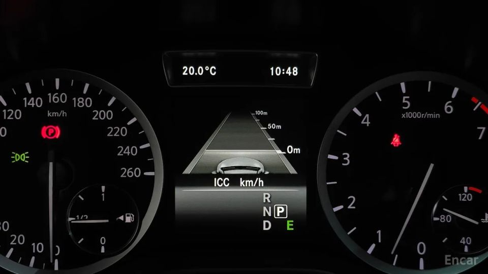 Infiniti Q30