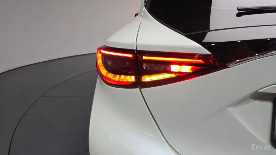Infiniti Q30