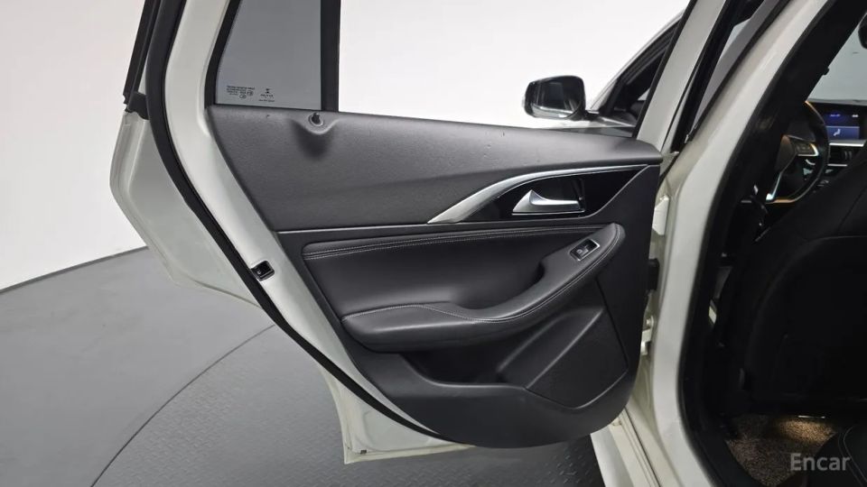 Infiniti Q30