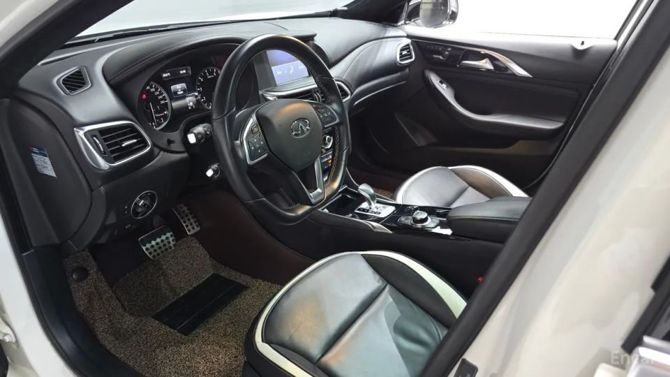 Infiniti Q30