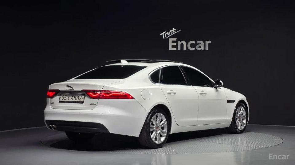 Jaguar xf