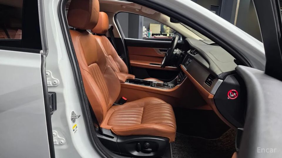 Jaguar xf