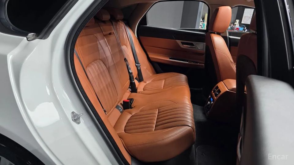 Jaguar xf