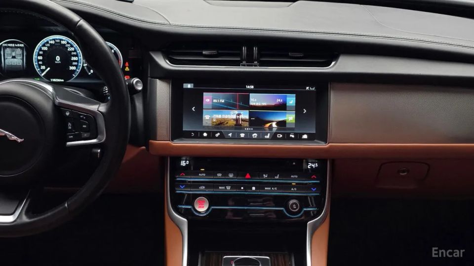 Jaguar xf