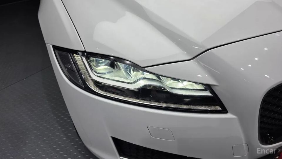 Jaguar xf