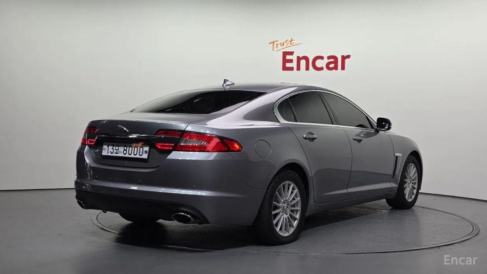Jaguar xf