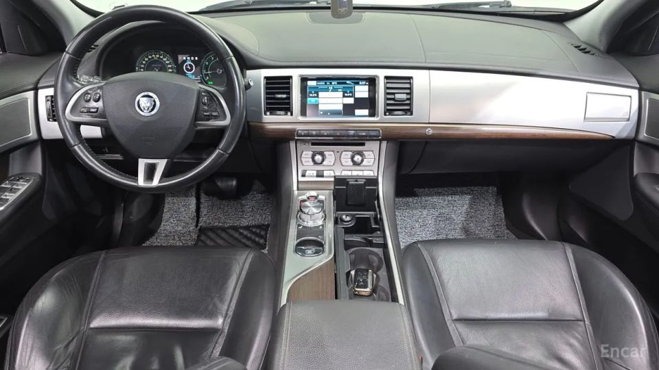 Jaguar xf