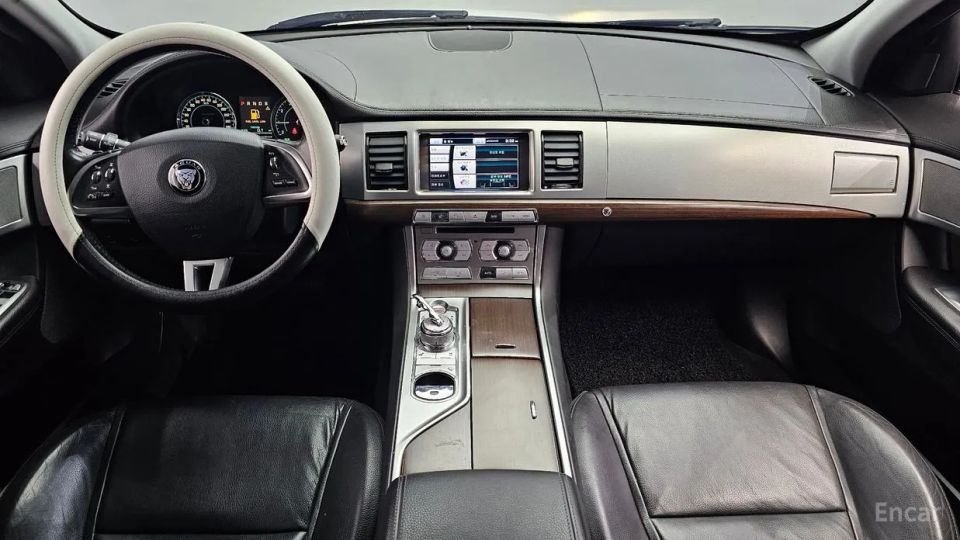 Jaguar xf