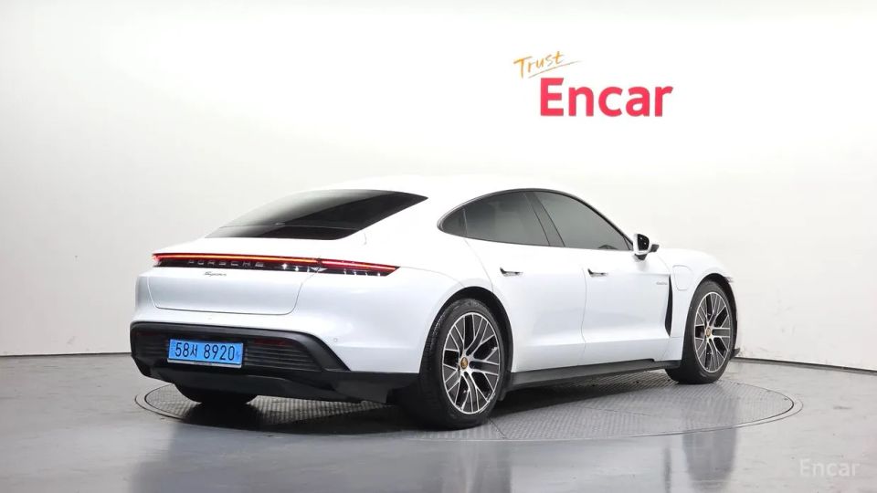 Porsche Taycan