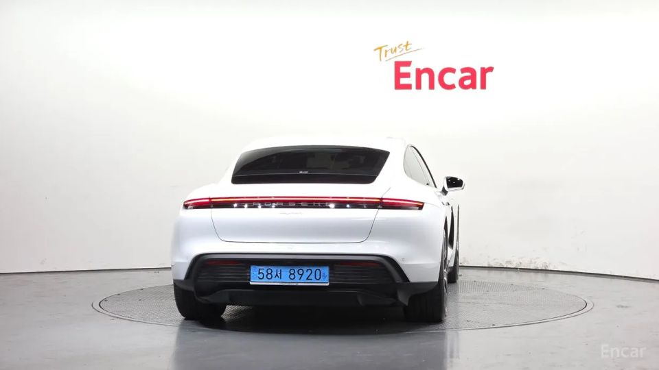 Porsche Taycan