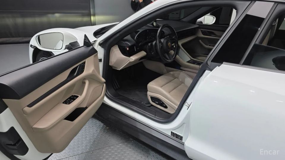 Porsche Taycan