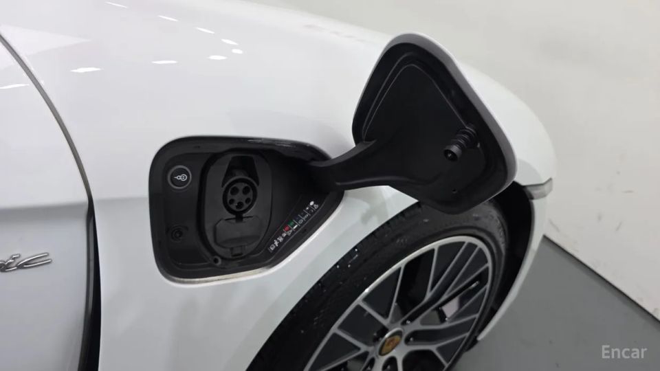 Porsche Taycan