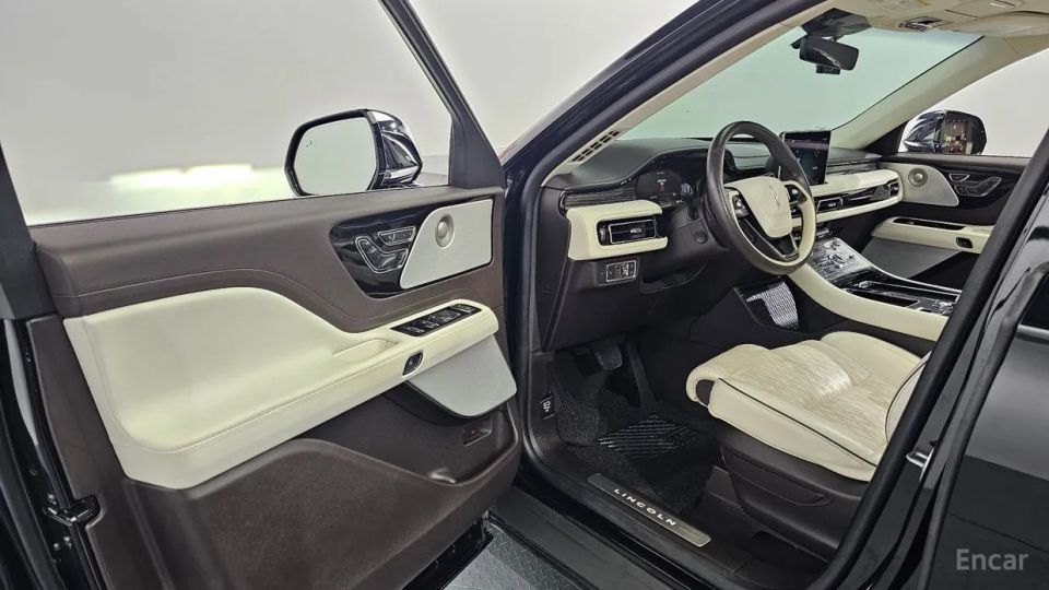 Lincoln Aviator