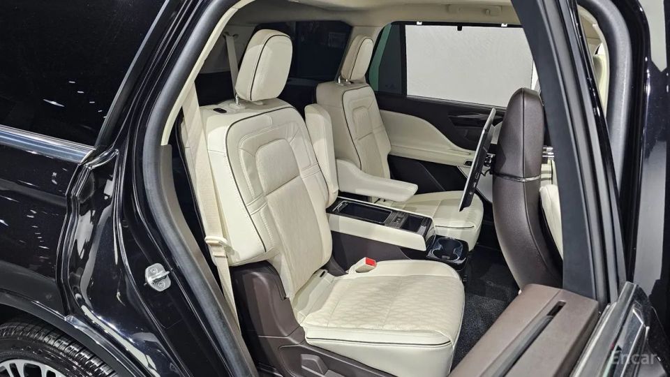 Lincoln Aviator