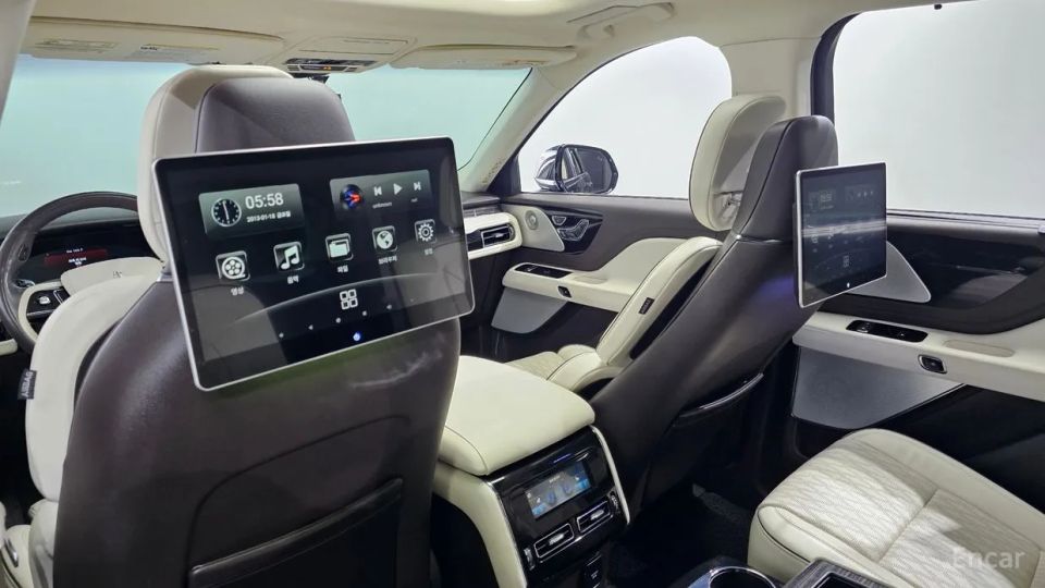 Lincoln Aviator