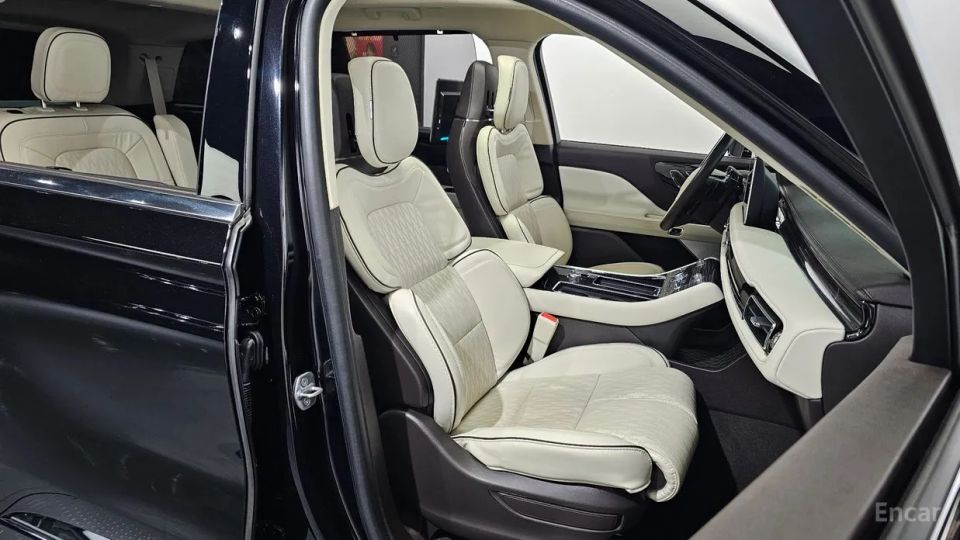 Lincoln Aviator