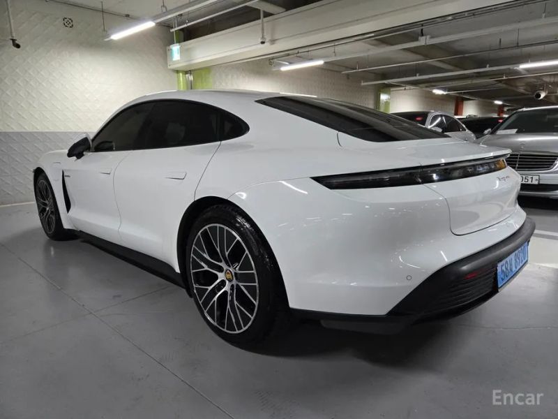 Porsche Taycan
