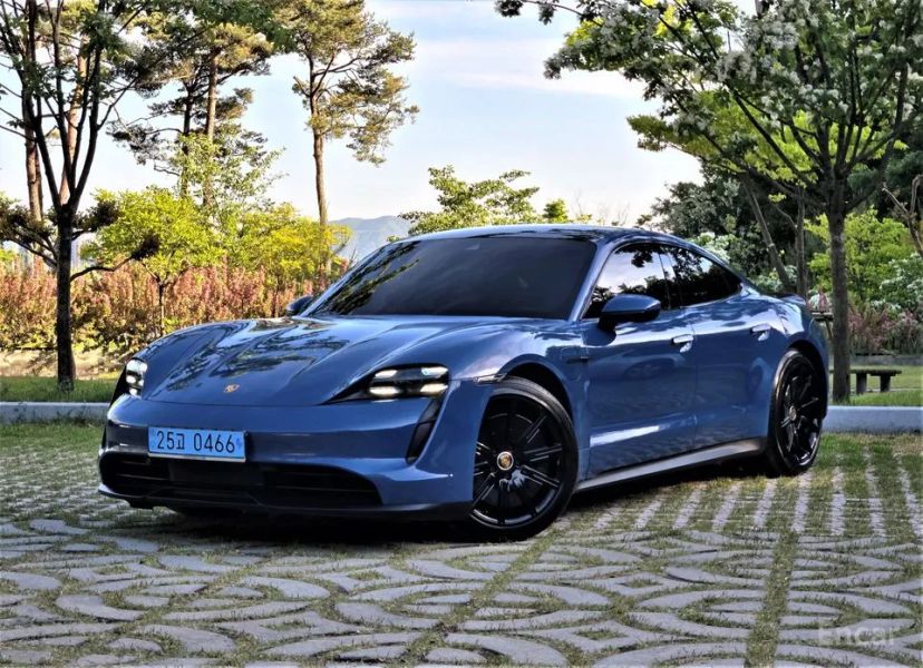 Porsche Taycan