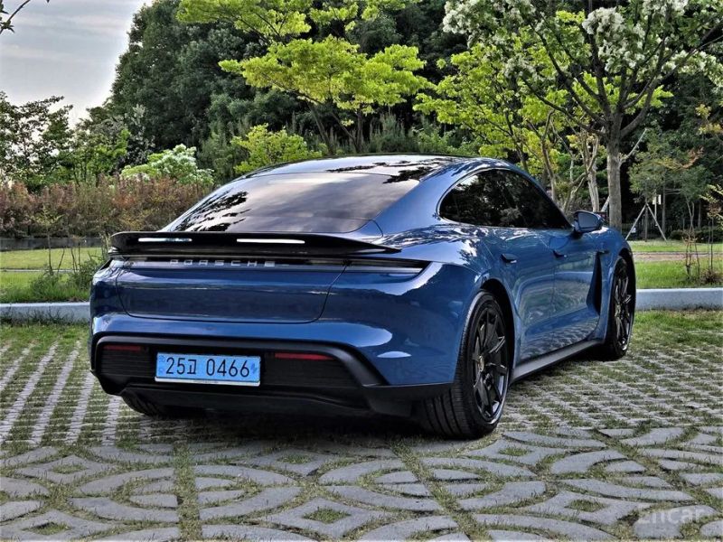 Porsche Taycan