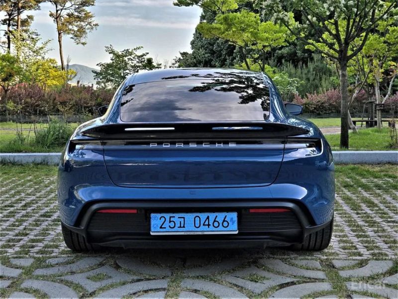 Porsche Taycan