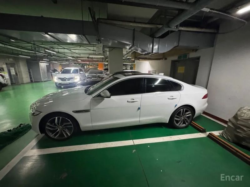 Jaguar xf