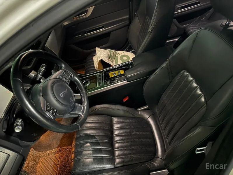 Jaguar xf