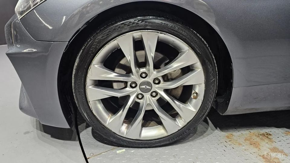 Hyundai Genesis