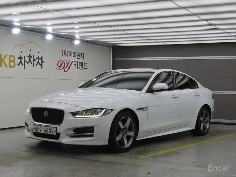Jaguar XE