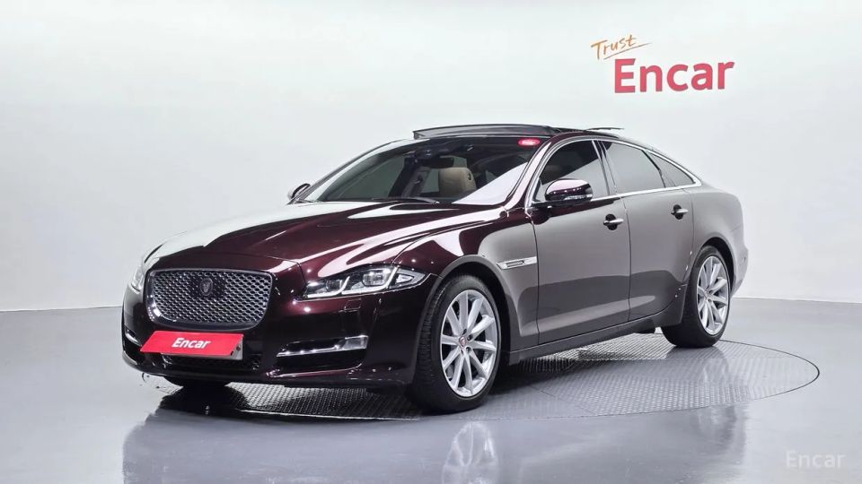 Jaguar XJ