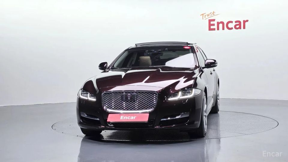 Jaguar XJ