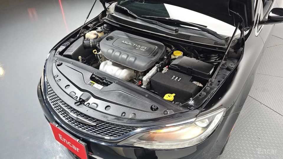 Chrysler 200