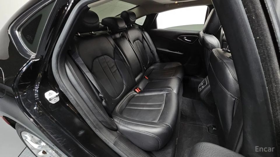 Chrysler 200