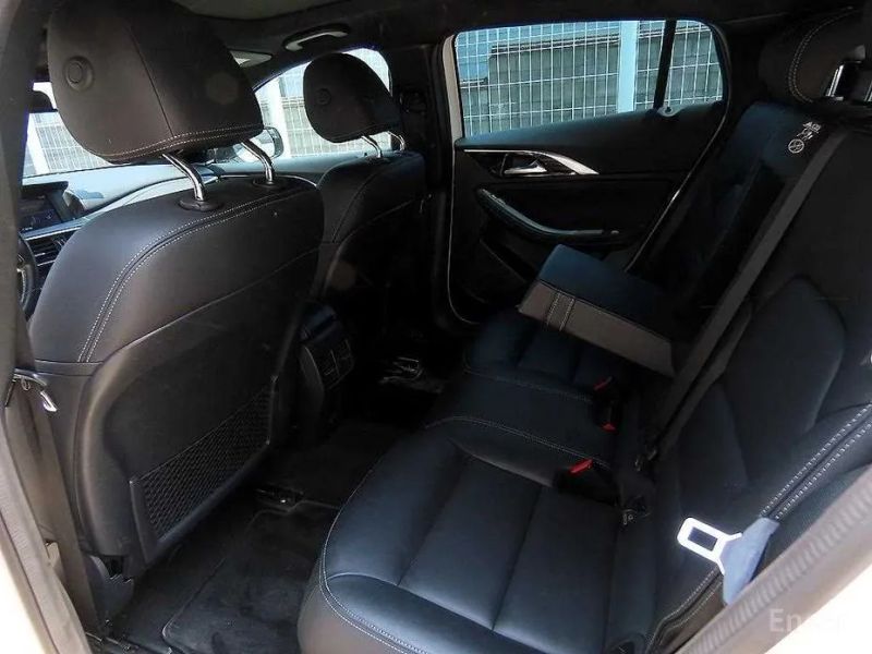 Infiniti QX30