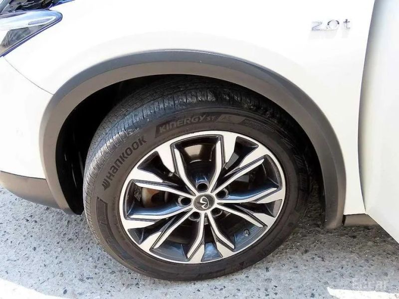 Infiniti QX30