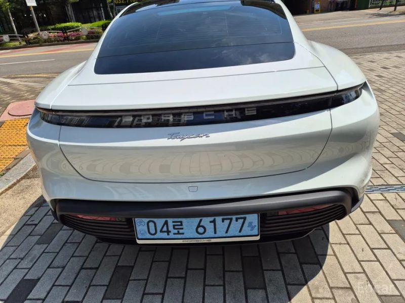 Porsche Taycan