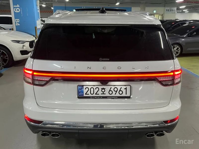 Lincoln Aviator
