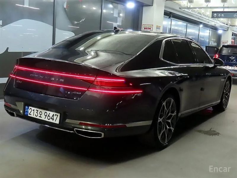 Genesis G90