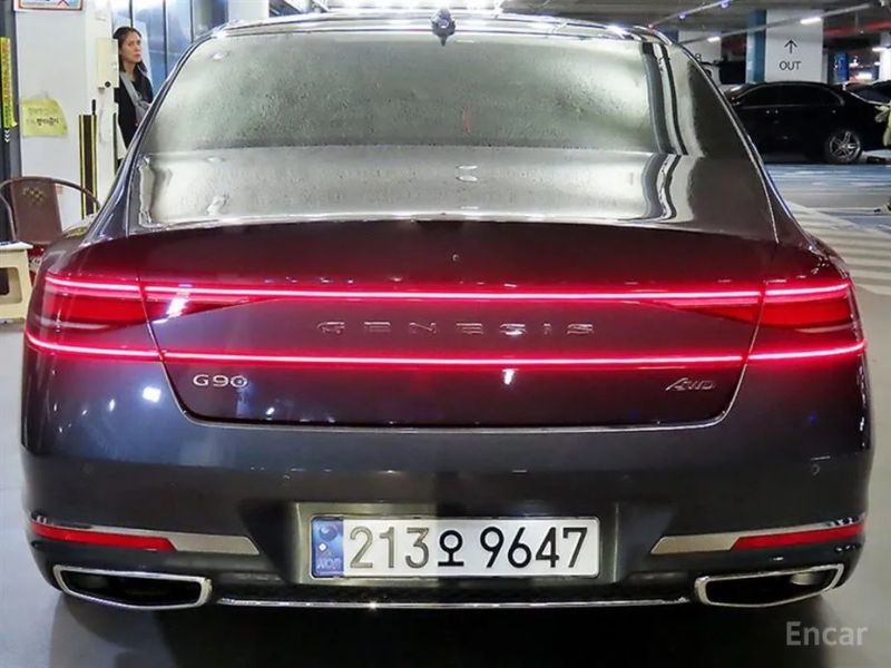 Genesis G90