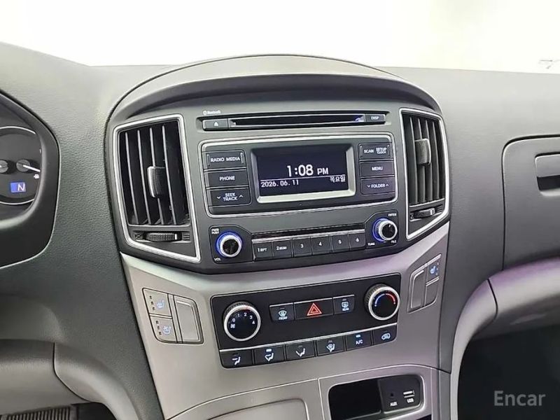 Hyundai Starex